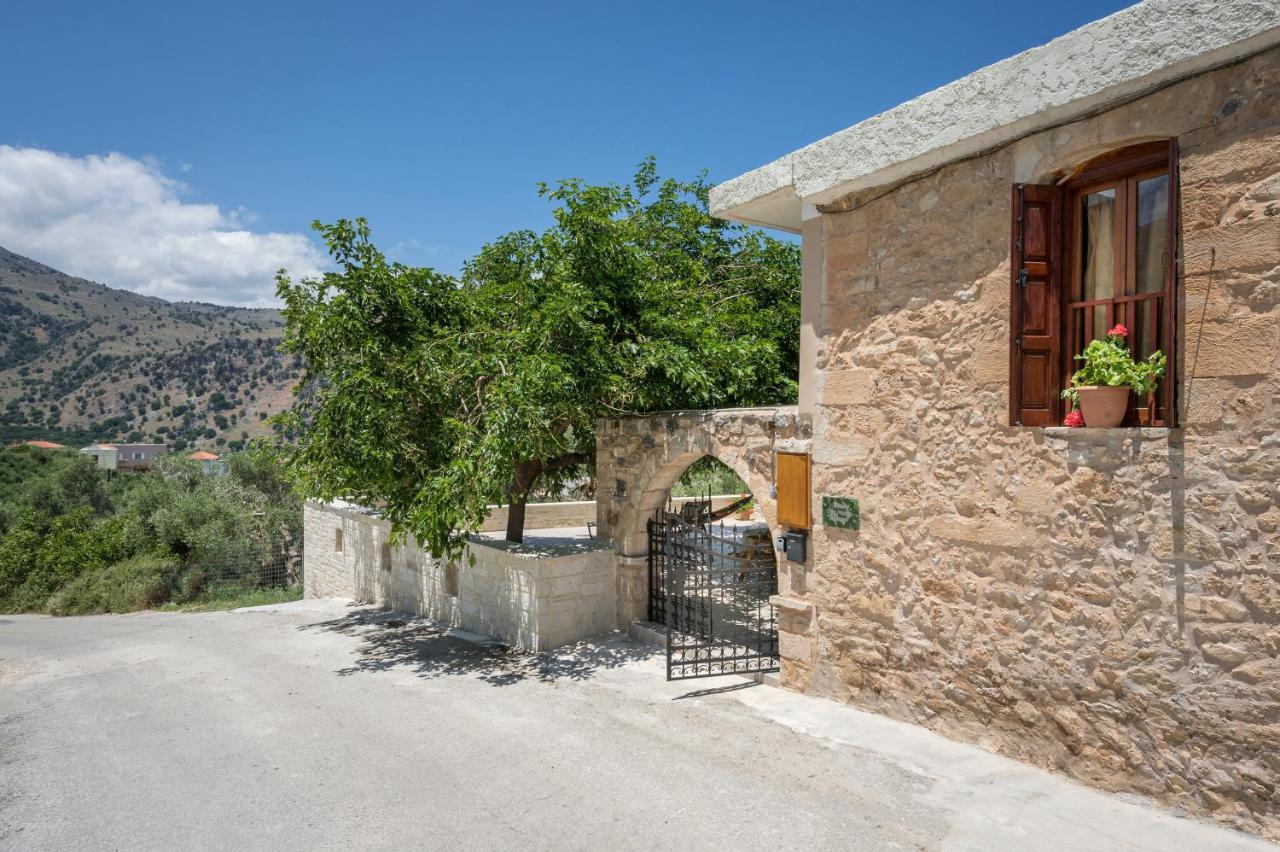 Pagonas Traditional House Apartment *