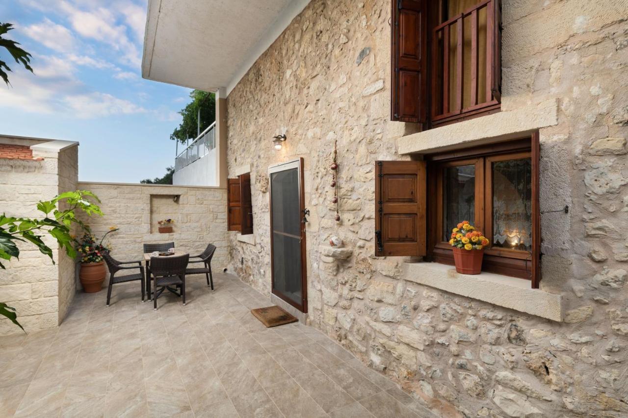 Apartment Pagonas Traditional House